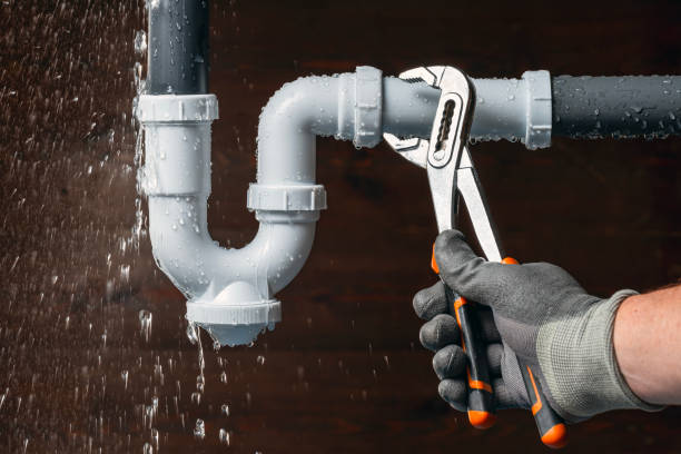 Professional Leak Detection technician working in Yorkville, OH